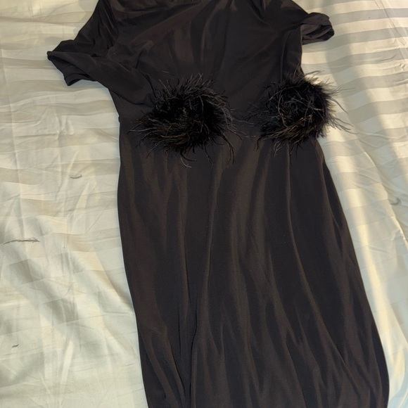 Black Feather-Trimmed Dress - Picture 4 of 8